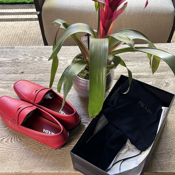 Literally worn one time… MENS PRADA SAFFIANO RED LEATHER SHOES! SIZE 12 - Picture 13 of 16